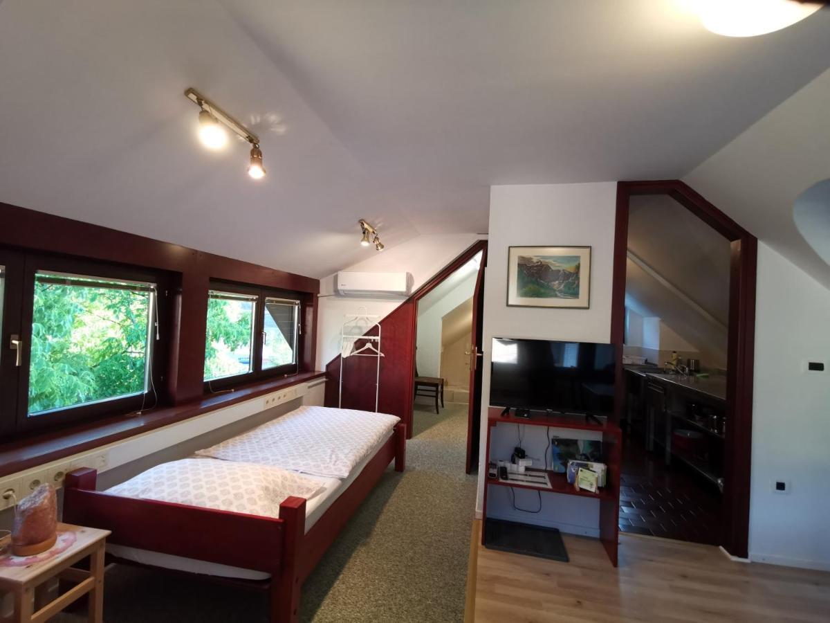 Apartmaji Mak Єсеніце Екстер'єр фото