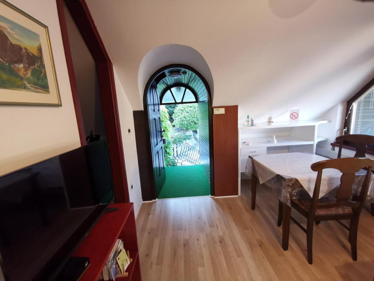 Apartmaji Mak Єсеніце Екстер'єр фото